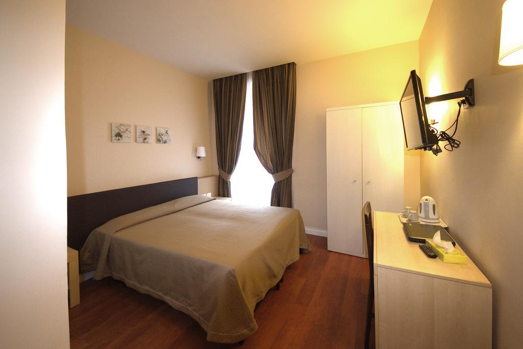 Roma Rooms Colosseum Chambre photo